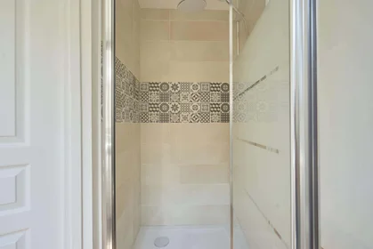 Chambre privée à 74 Rte de Paris, 80000 Amiens, France, image 6 de 24