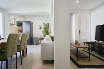 Chambre privée à 74 Rte de Paris, 80000 Amiens, France, image 8 de 24