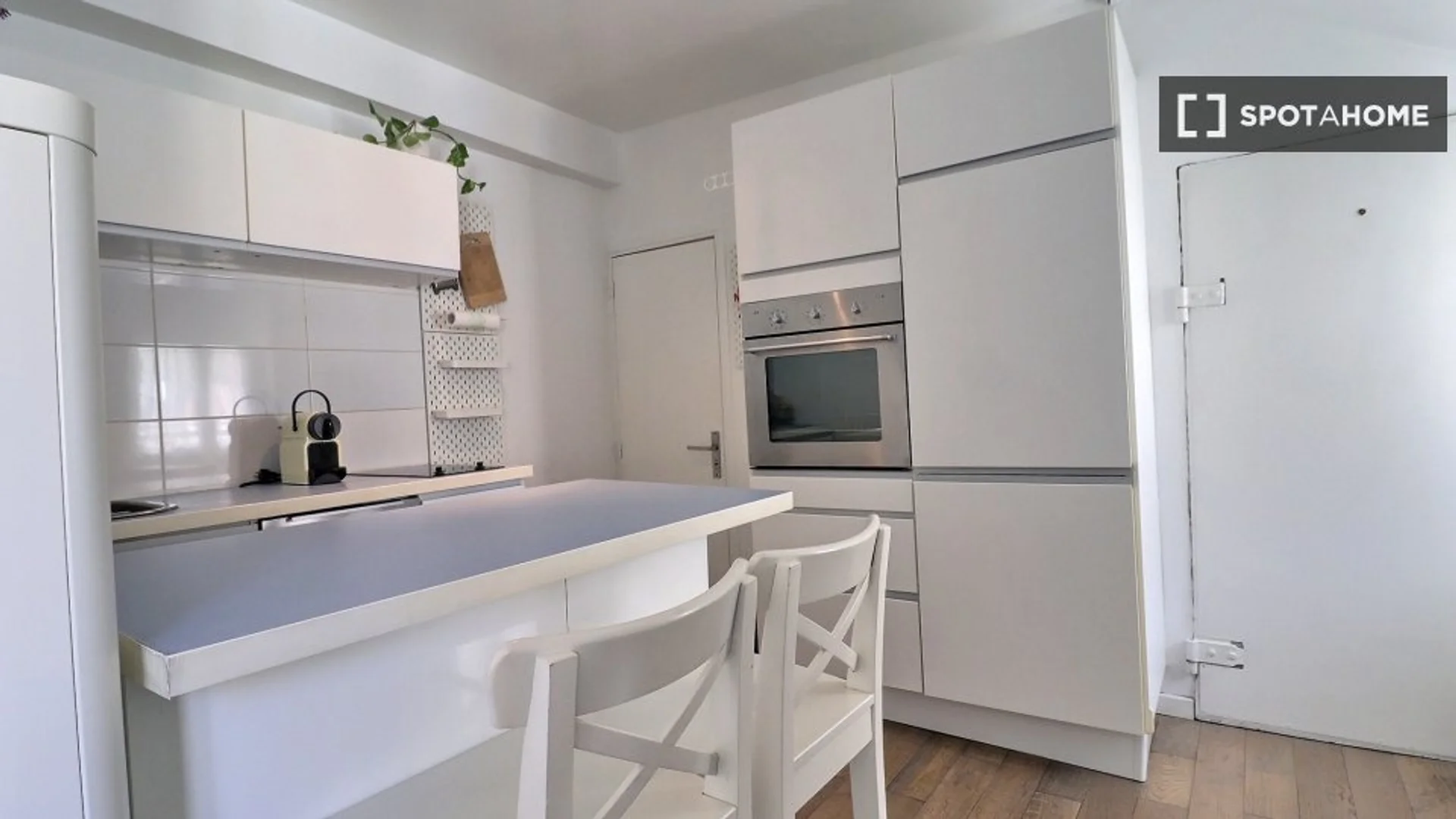 Minimalist student studio in  with efficient layout