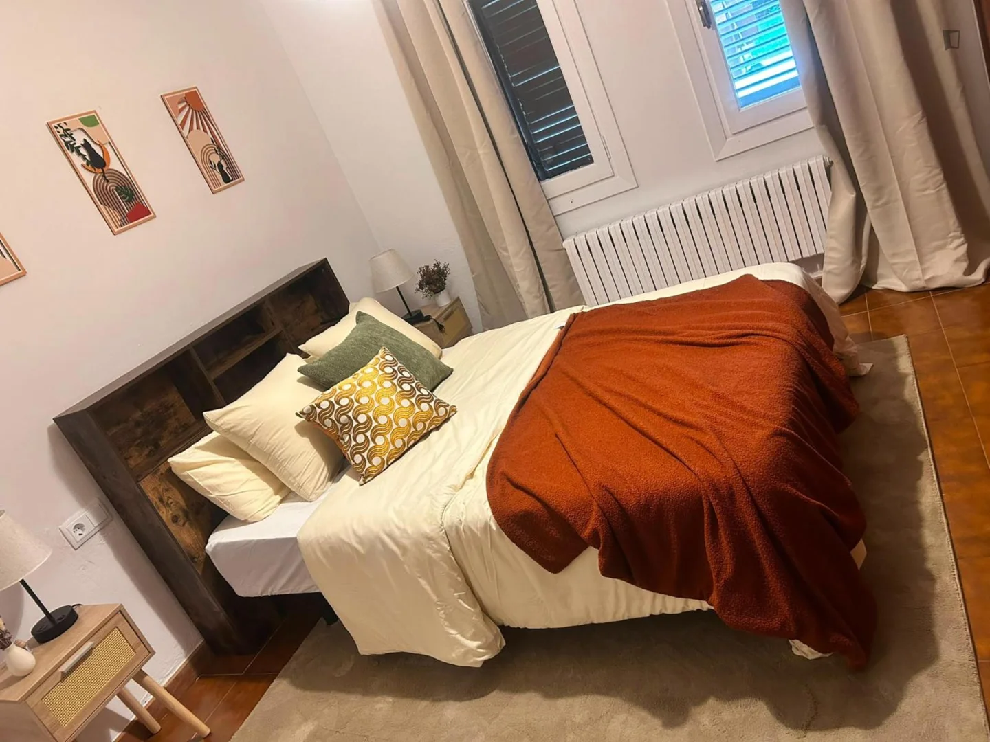 Affordable room for students with ample lighting in 