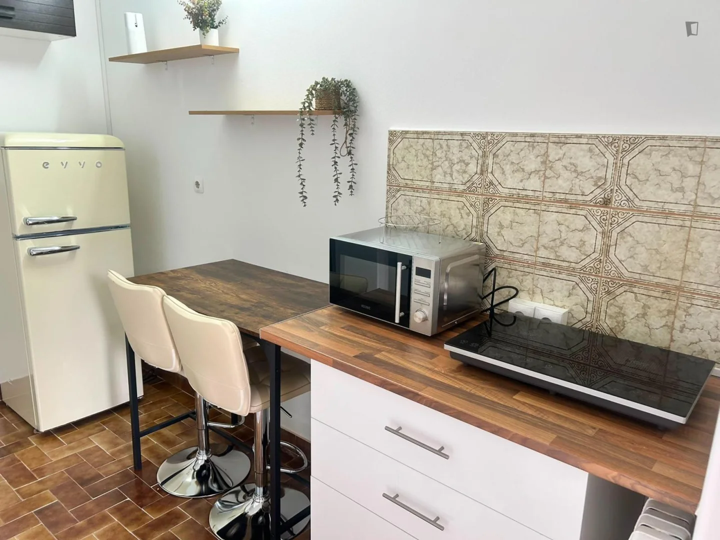 Budget-friendly student room close to campus in 