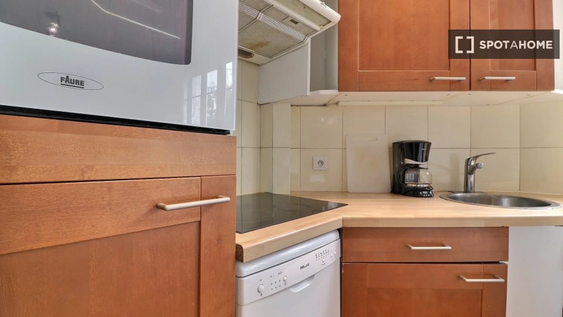 Compact studio apartment ideal for students in 