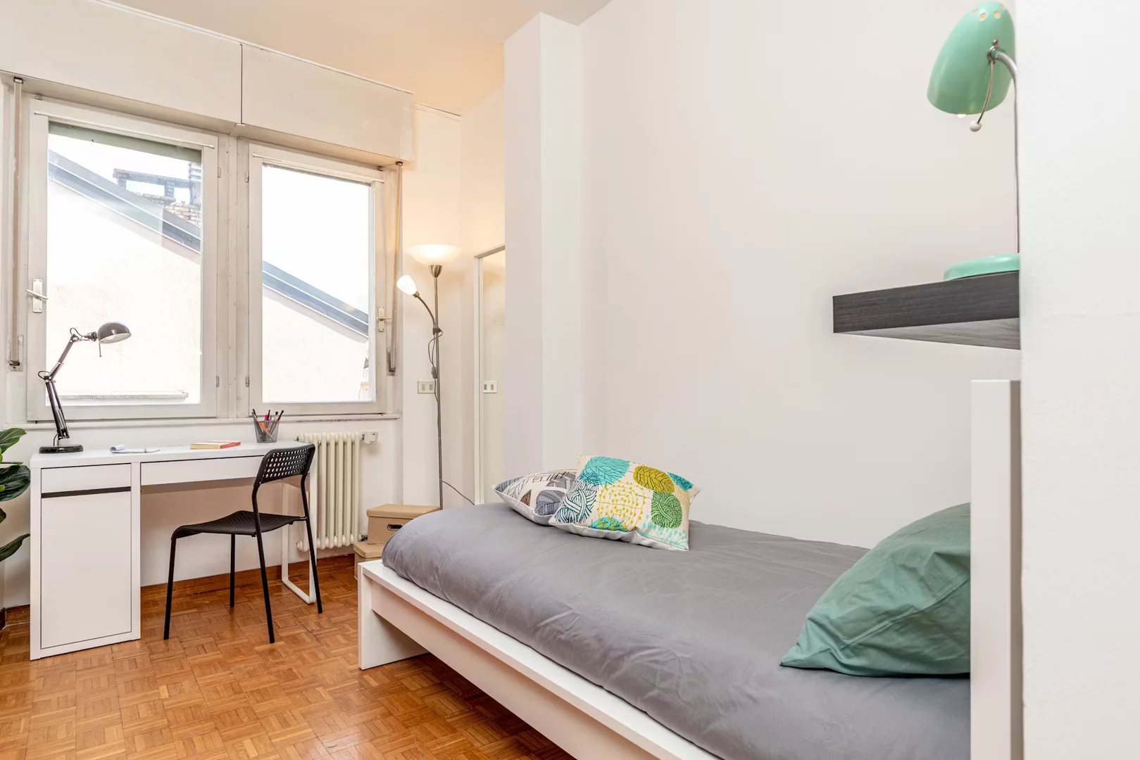 Quarto de estudante económico perto do campus em 