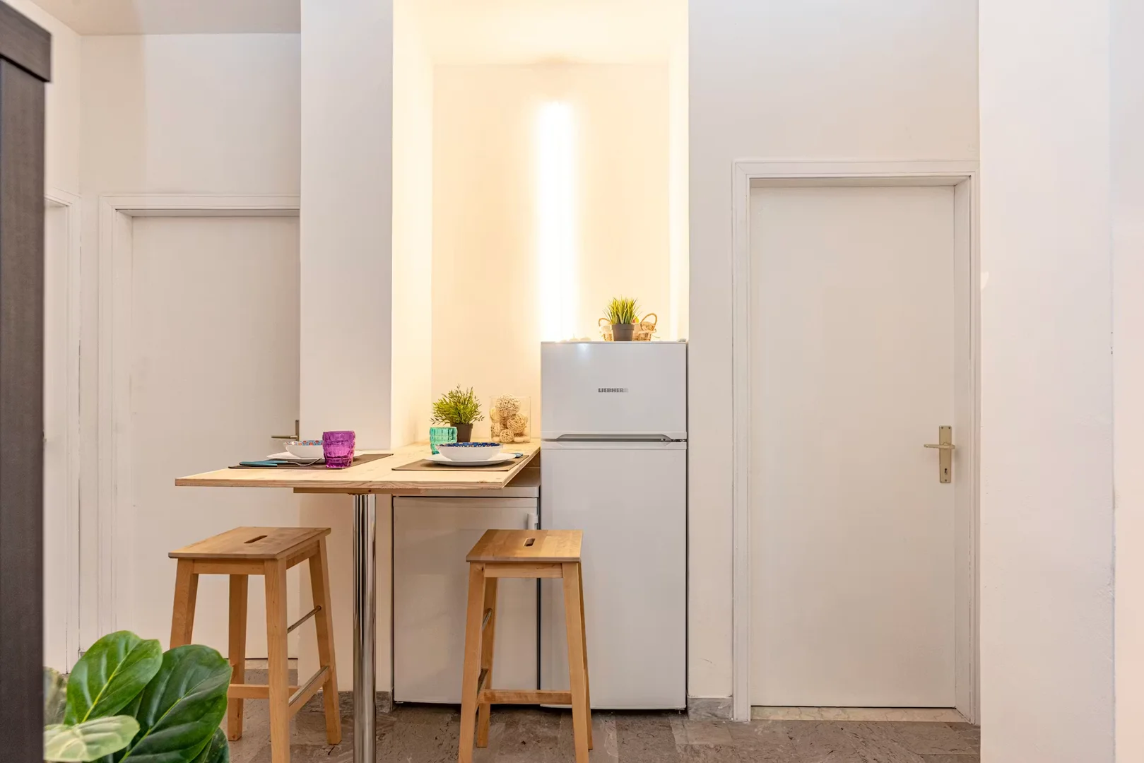 Quarto de estudante confortável e espaçoso em 
