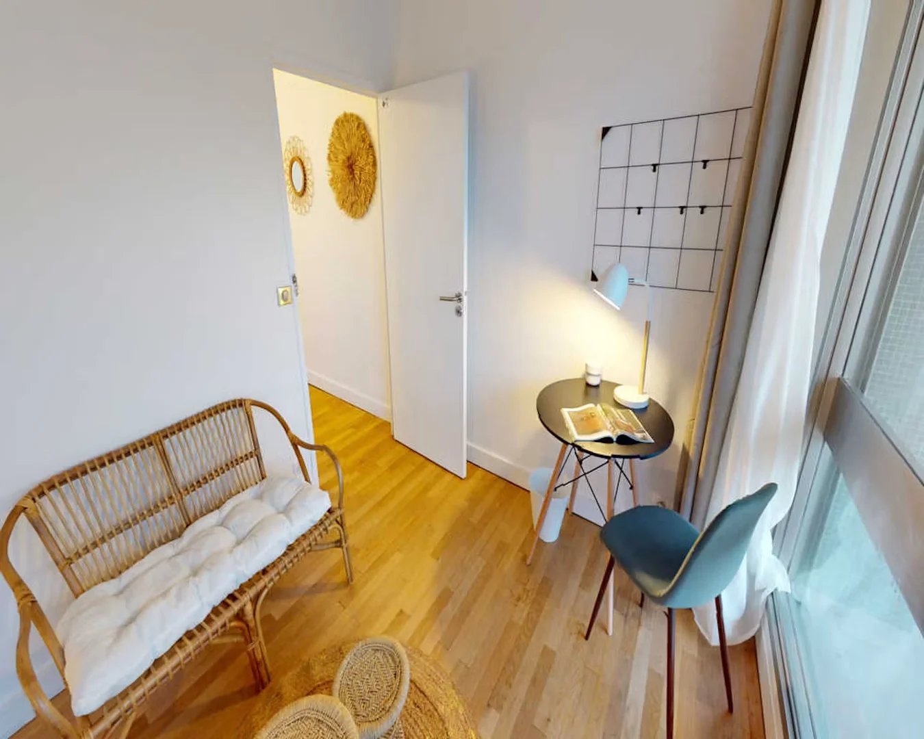 Habitación estudiantil amplia y cómoda en 