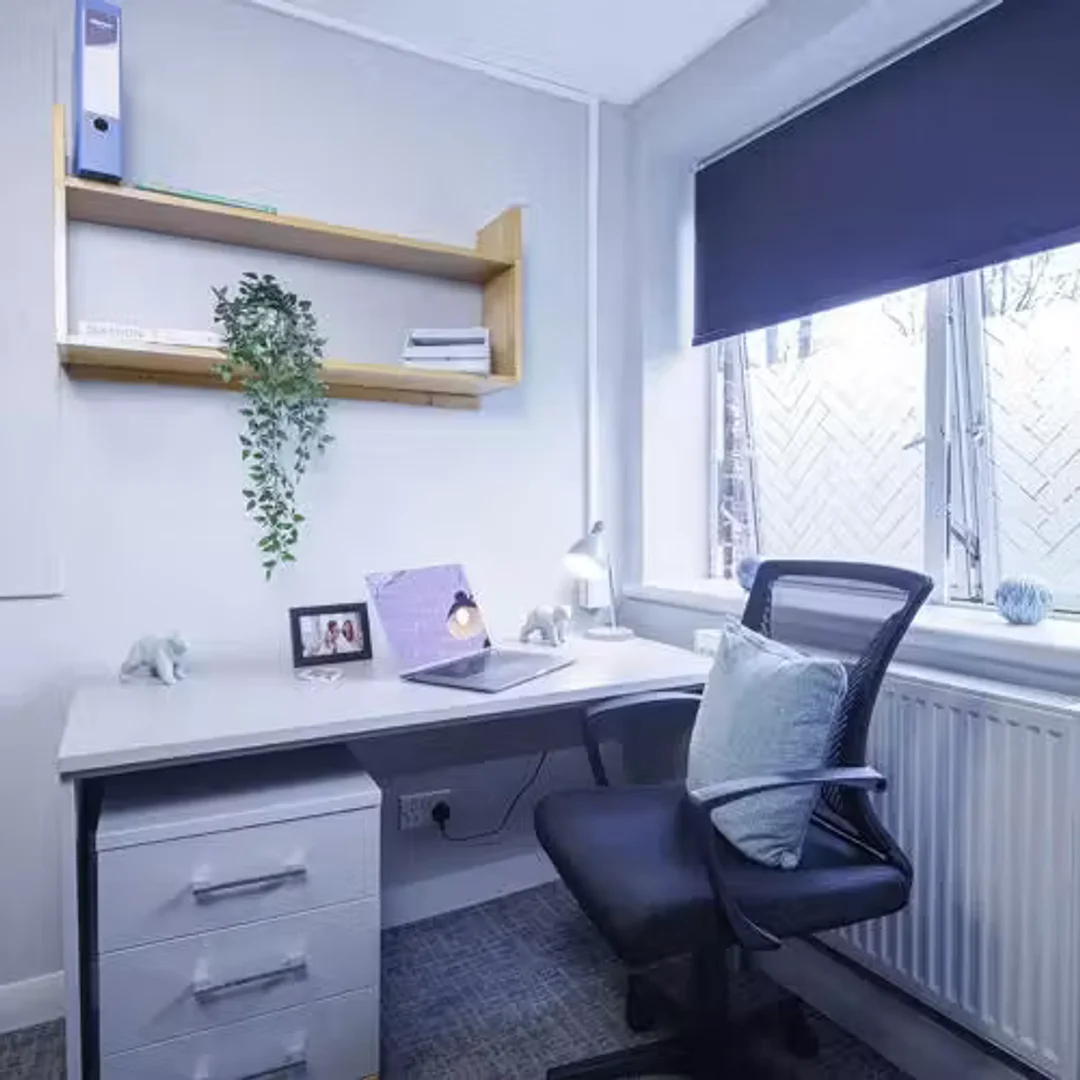 Quarto acolhedor para estudantes disponível em 