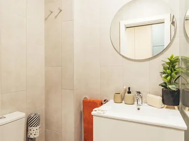 Privatzimmer im Wohnheim in der Av. de la Palmera 38,, bild 6 von 25