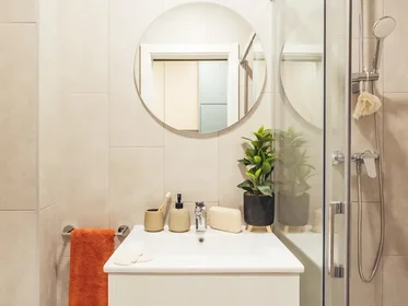 Privatzimmer im Wohnheim in der Av. de la Palmera 38,, bild 8 von 25