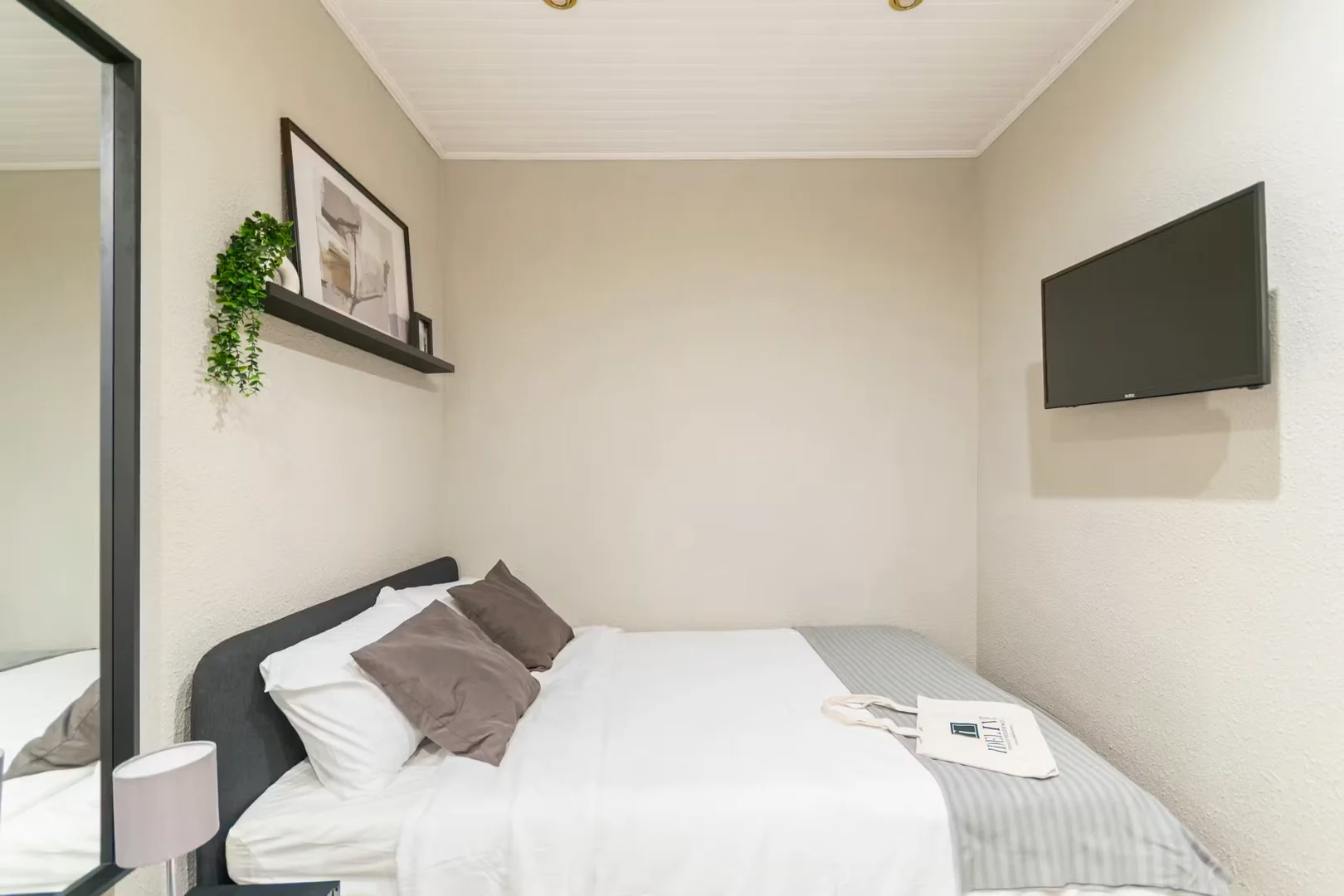 Comfortable and spacious student room in 