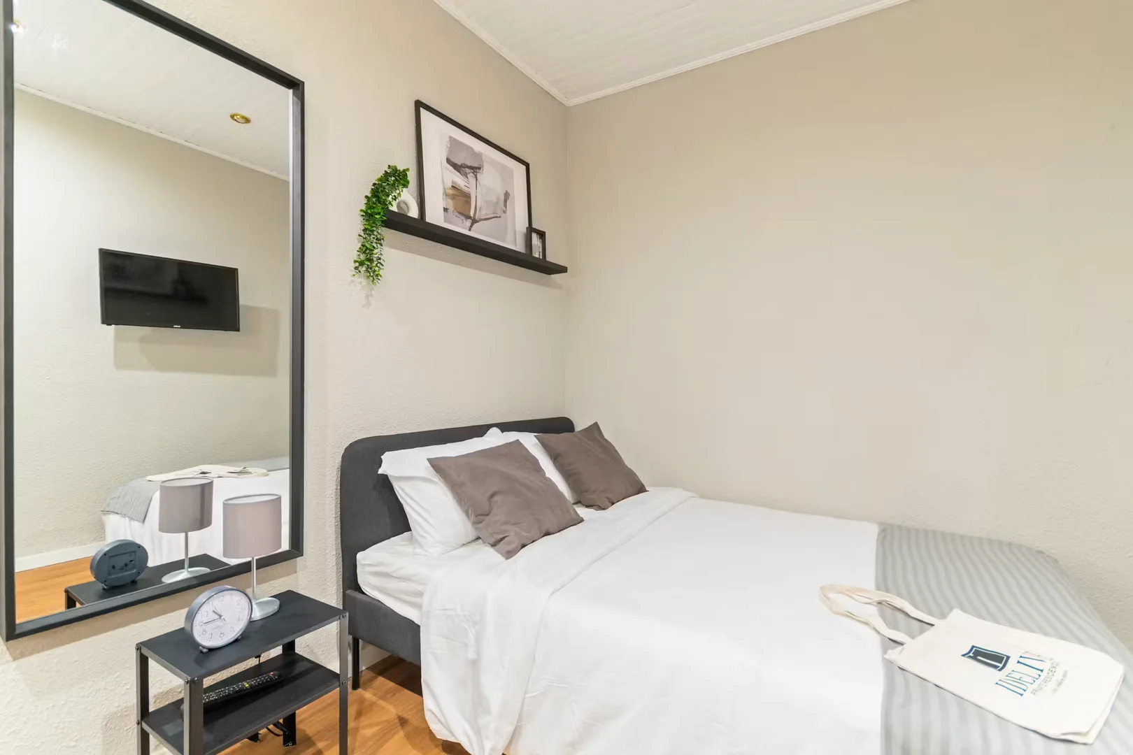 Comfortable and spacious student room in 
