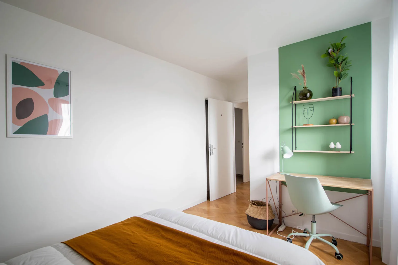 Quarto de estudante económico perto do campus em