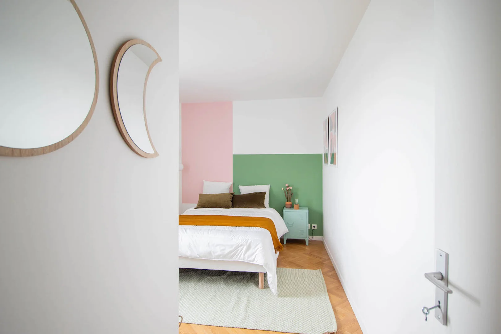 Quarto para alugar em apartamento de estudantes em , totalmente mobilado
