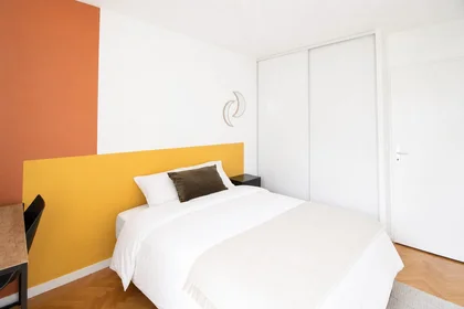 Private room at 10 rue de Bailly, image 16 of 17