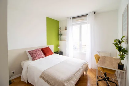 Private room at 10 rue de Bailly, image 1 of 10