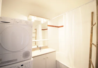 Chambre privée à 10 rue de Bailly, image 5 de 15