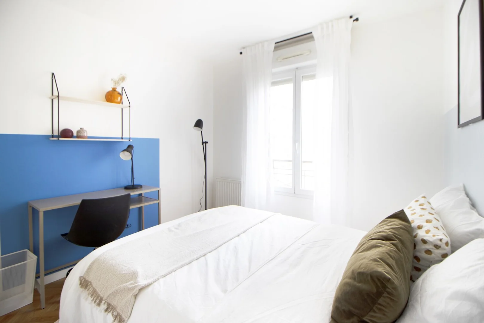Habitación para estudiantes en  con área de estudio y facilidades compartidas