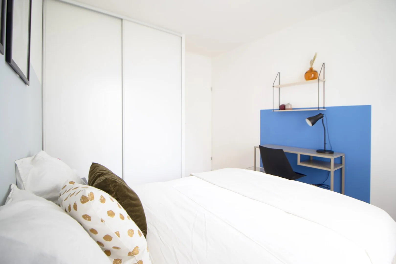 Habitación en apartamento estudiantil en alquiler en , completamente amueblado