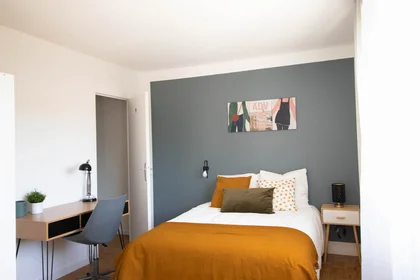 Quarto privado em 32 rue Ampere, imagem 1 de 10