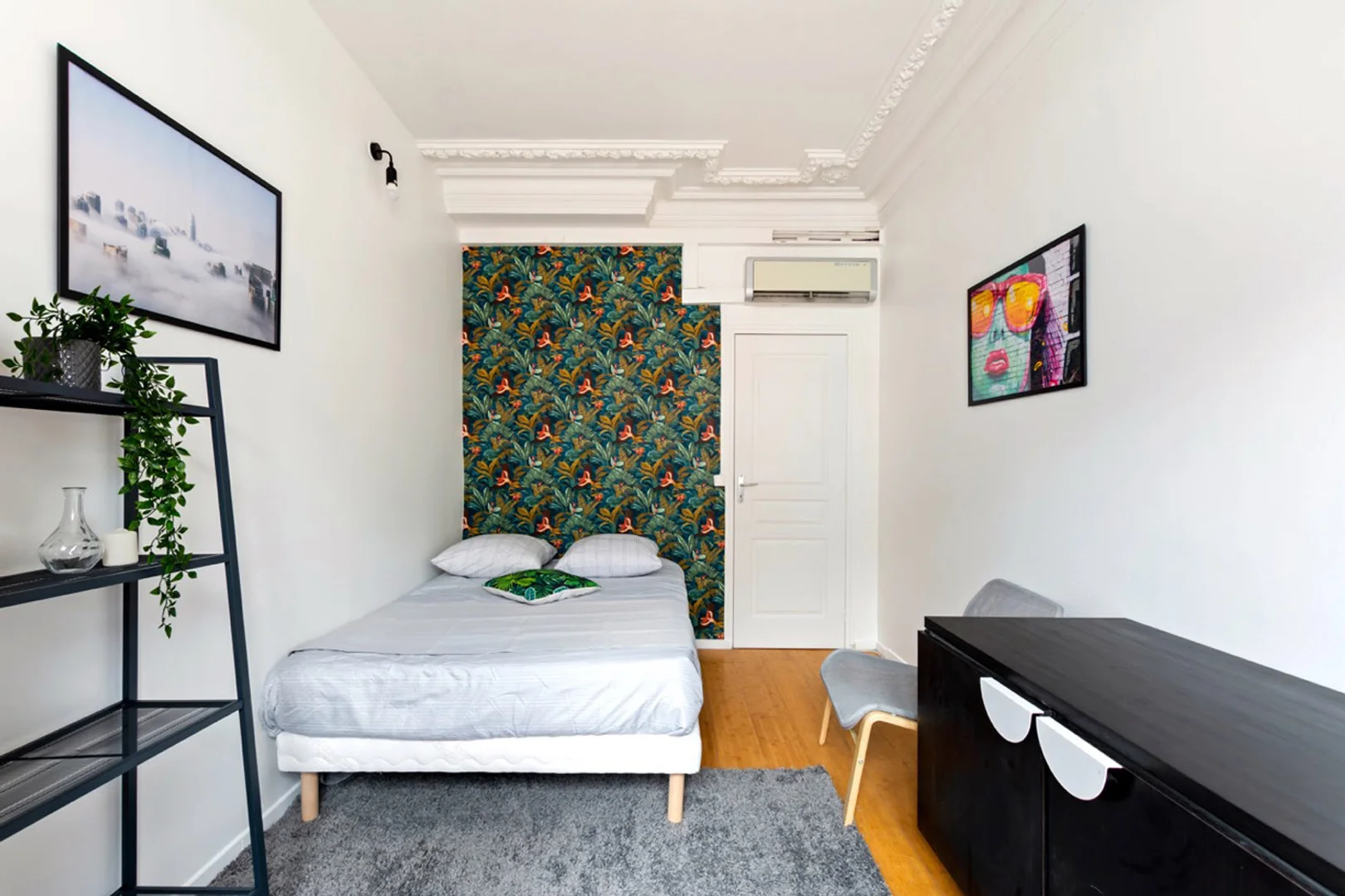 Economical student room with convenient location in 