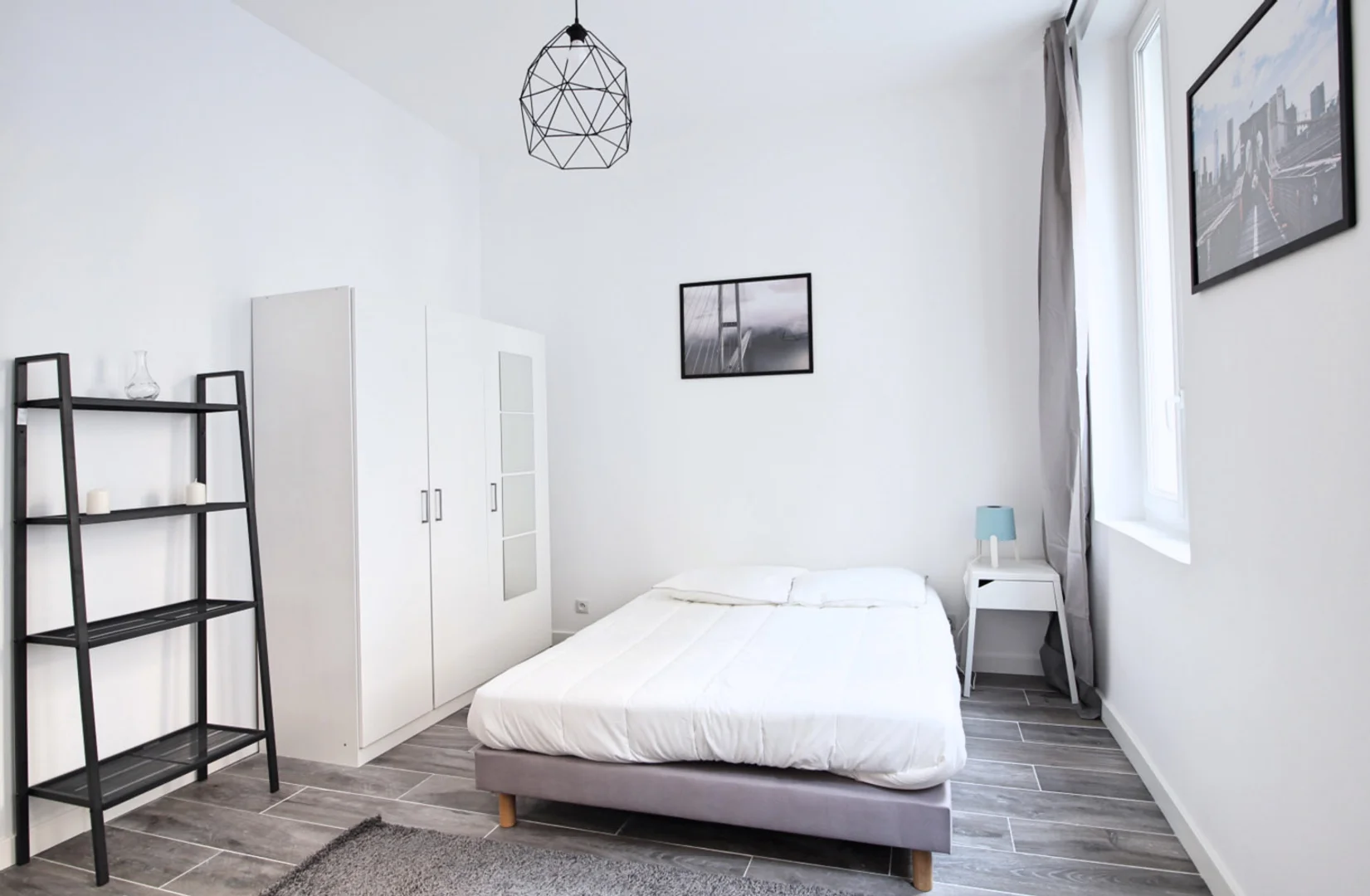 Habitación en apartamento estudiantil en alquiler en , completamente amueblado