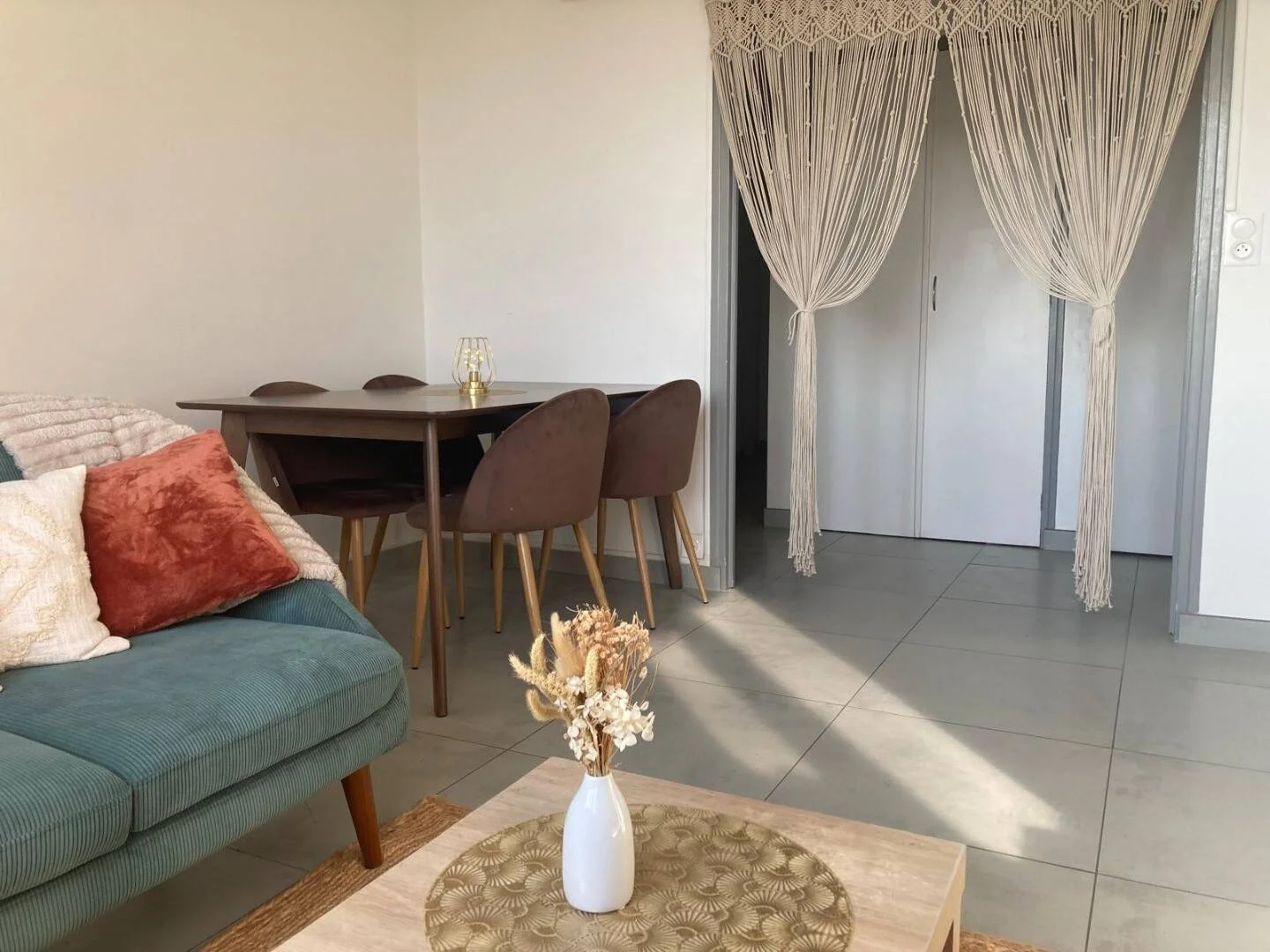 Comfortable and spacious student room in 