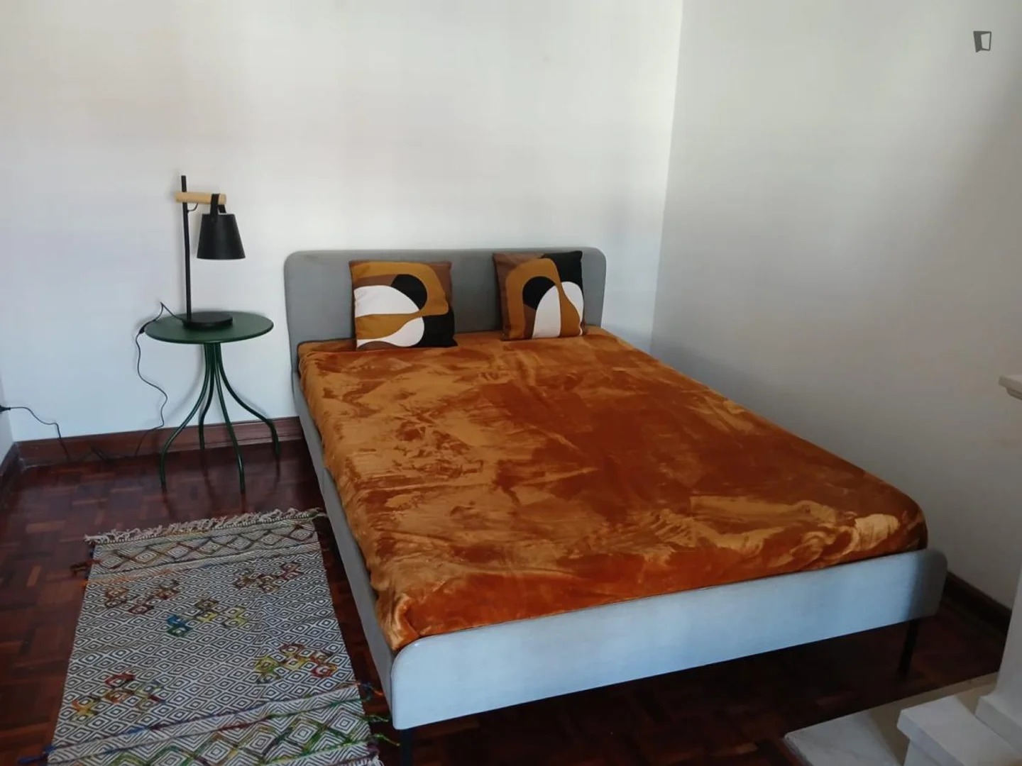 Quarto para alugar em apartamento de estudantes em , totalmente mobilado