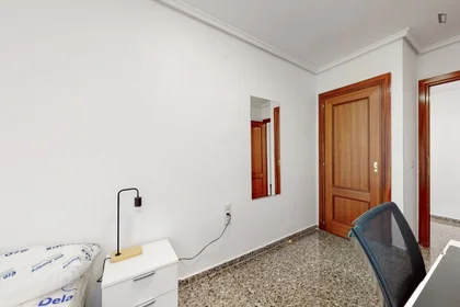 Prywatny pokój Avinguda al Vedat, obraz 2 4