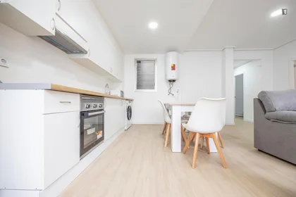Private room at Carrer d'Emili Baró, image 13 of 19
