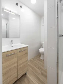 Private room at Carrer d'Emili Baró, image 15 of 19