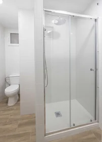Private room at Carrer d'Emili Baró, image 16 of 19