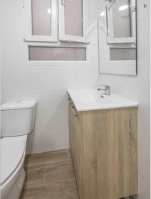 Private room at Carrer d'Emili Baró, image 18 of 19