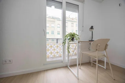 Private room at Carrer d'Emili Baró, image 4 of 19