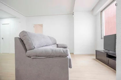 Private room at Carrer d'Emili Baró, image 9 of 19