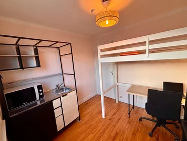 Entire apartment at Boulevard Albert 1er, Boudonville/Scarpone/Libération, image 2 of 8