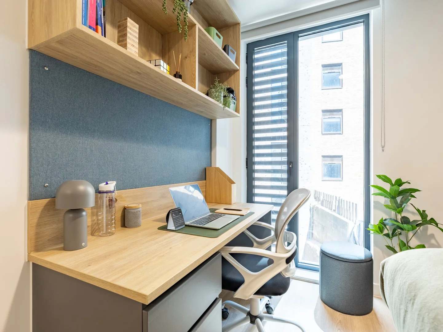 Cozy room for students available in 
