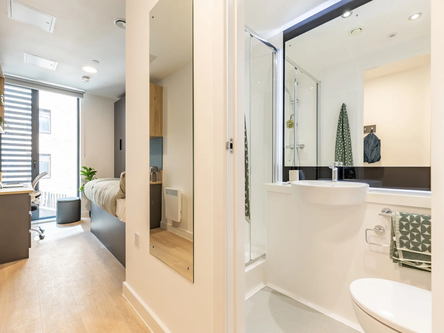 Student-friendly room in  with modern amenities
