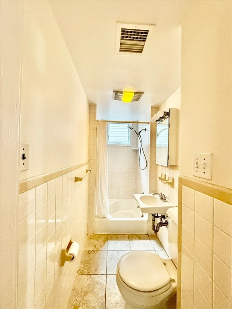 724, Cambridge St., Unit 3, Wellington, Cambridge, MA, 02141