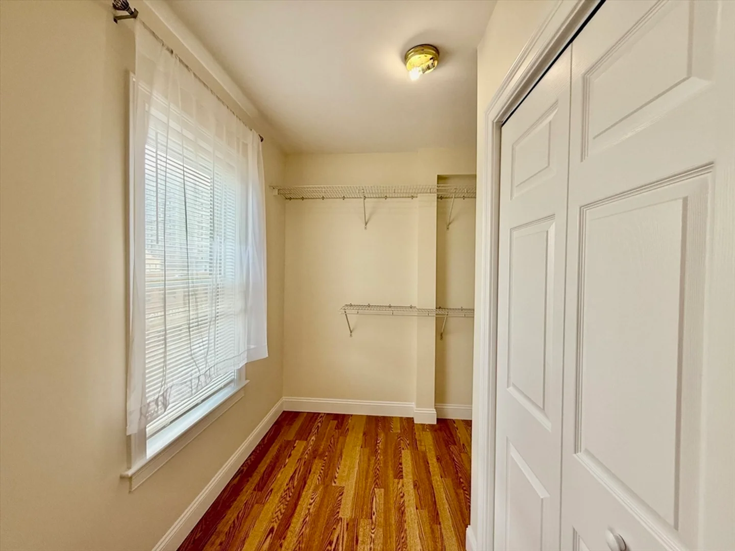 724, Cambridge St., Unit 3, Wellington, Cambridge, MA, 02141