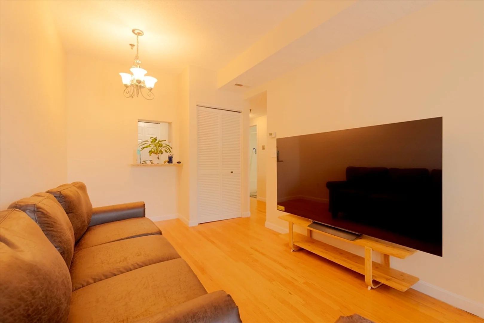 2456, Massachusetts Ave., Unit 104, Porter Square, Cambridge, MA, 02140