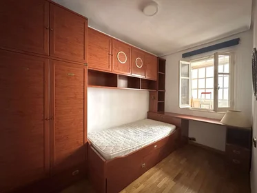 Chambre privée à Av. del Cid, image 1 de 10