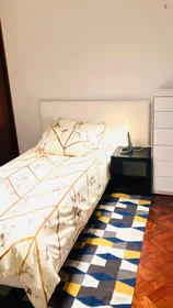 Private room at Rua Jorge Colaço, image 1 of 10
