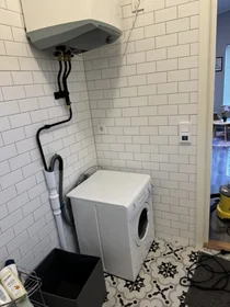 Habitación privada en Holmgårdsvägen 7B, imagen 2 de 13