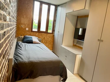 Private room at Rue du 11 Novembre, image 8 of 9