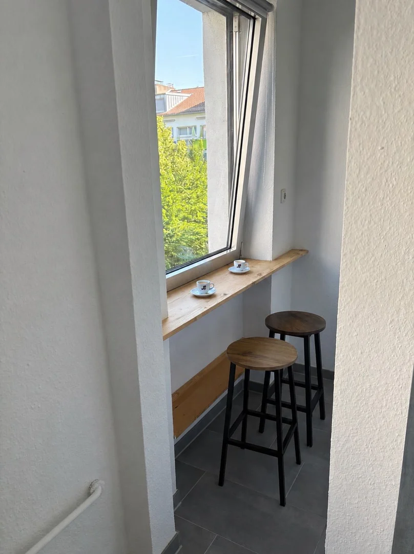 Chambre abordable pour les étudiants avec un bon éclairage dans 