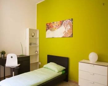 Quarto privado em Via Guglielmo Oberdan, imagem 7 de 18
