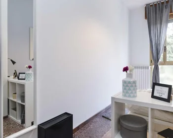 Habitación privada en Viale Giovanni Vicini, imagen 5 de 41