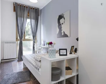 Habitación privada en Viale Giovanni Vicini, imagen 6 de 41