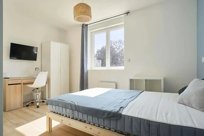 Habitación privada en 78 Rue Saint-Géry, 59300 Valenciennes, France, imagen 1 de 10