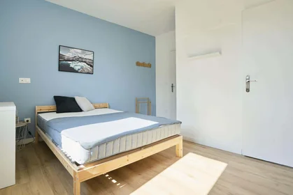Chambre privée à 78 Rue Saint-Géry, 59300 Valenciennes, France, image 2 de 25