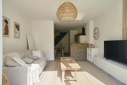 Chambre privée à 78 Rue Saint-Géry, 59300 Valenciennes, France, image 13 de 25